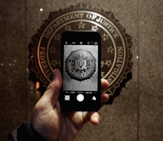 Η Apple δεν ξεκλειδώνει το iPhone που της ζήτησε το FBI!